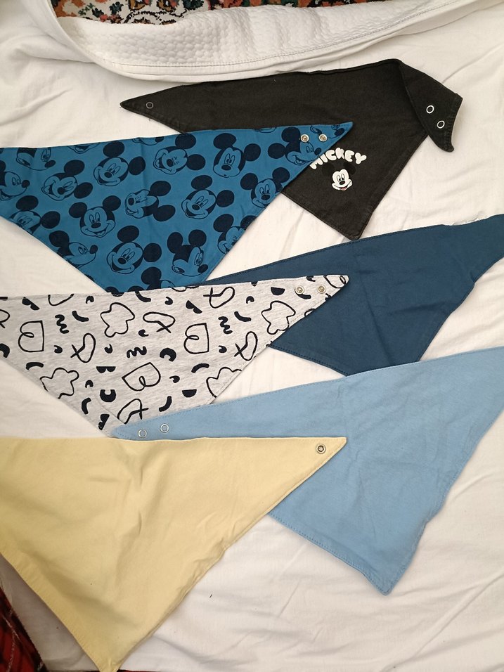 Çok Renkli Baskılı Bebek Önlüğü - Görsel 3