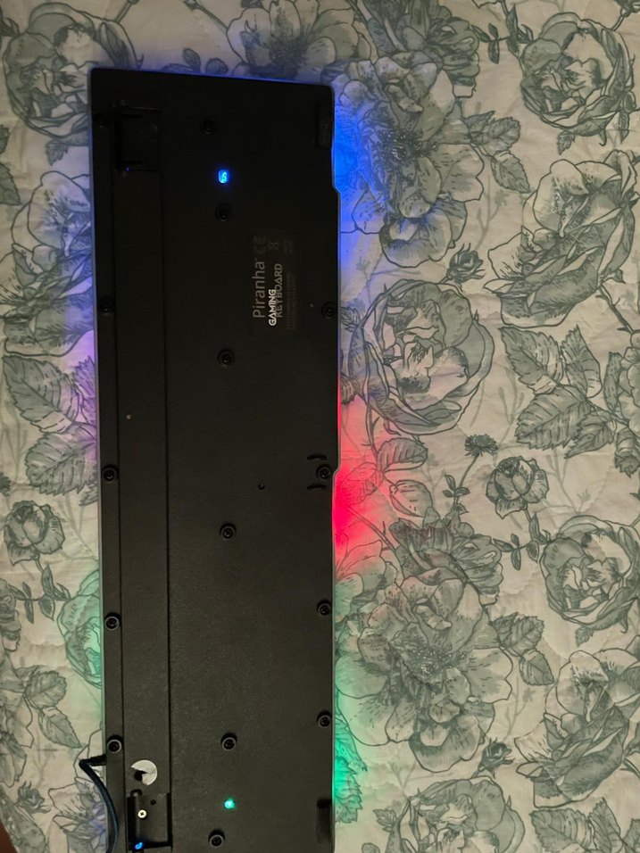 Renkli LED aydınlatmalı siyah klavye - Görsel 3