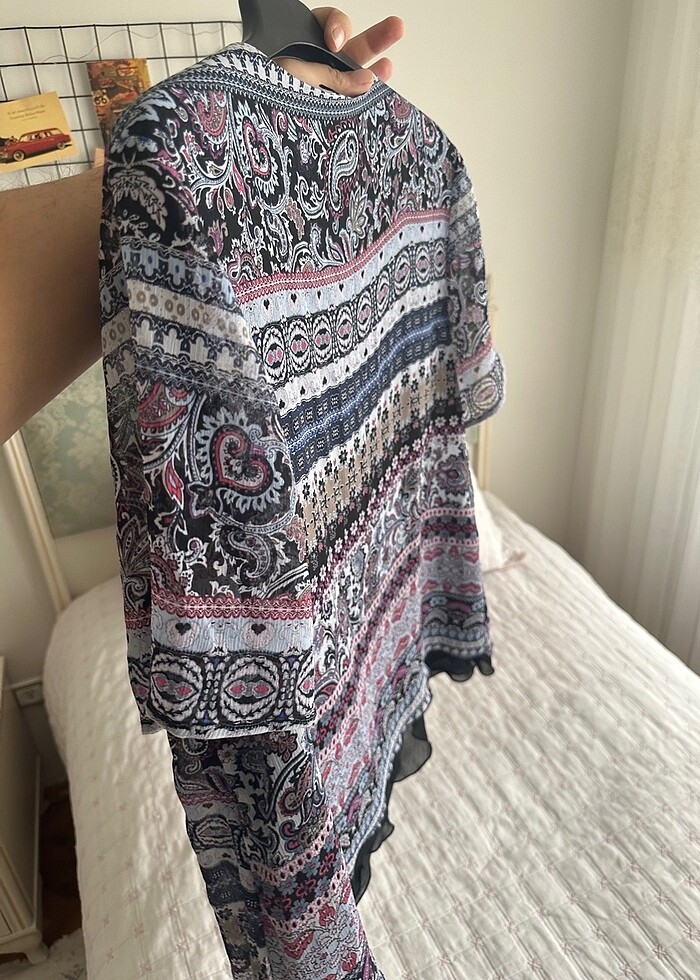 DESENLİ ŞIK BLUZ - Görsel 3