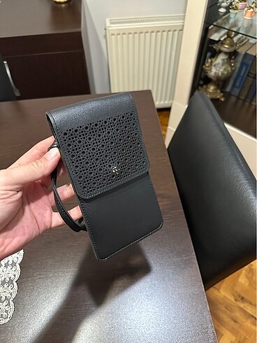 Diğer Siyah Askılı Telefon Çantası
