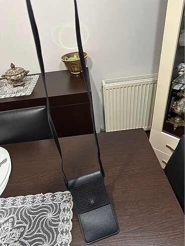 Beden Siyah Askılı Telefon Çantası