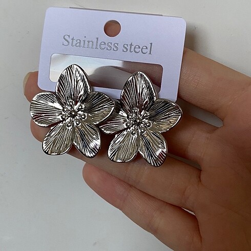 Silver Çelik Çiçek Küpe