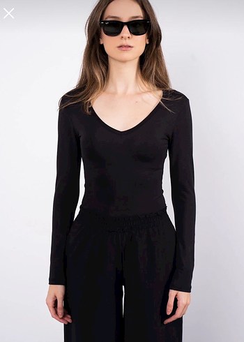 SheIsMomo V Yakali Body - Görsel 3