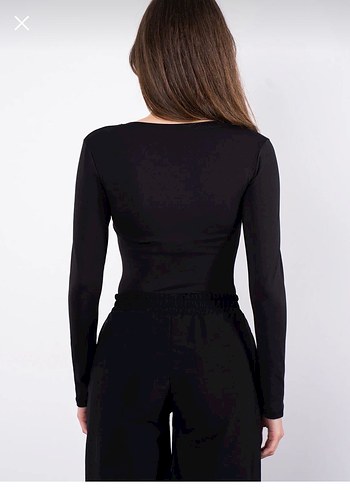 SheIsMomo V Yakali Body - Görsel 4