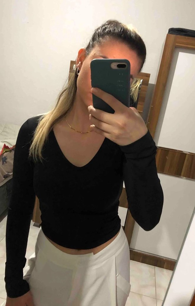 SheIsMomo V Yakali Body - Görsel 2