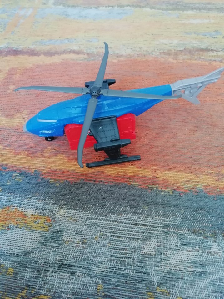Hot wheels helikopter kasa 3 arabayla birlikte - Görsel 5