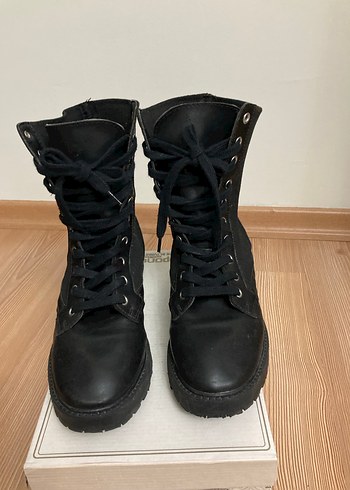 Siyah Deri Blok Topuklu Gotik Kadın Bot - Görsel 5