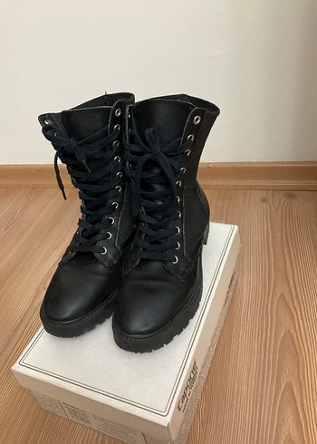 Siyah Deri Blok Topuklu Gotik Kadın Bot - Görsel 4