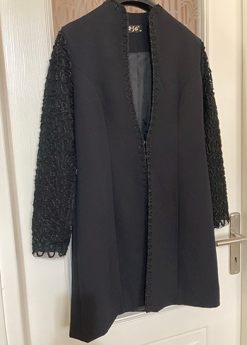 Kadın Siyah Uzun Kaban, Kürklü Detaylı, Gotik - Görsel 4