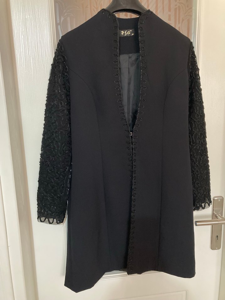 Kadın Siyah Uzun Kaban, Kürklü Detaylı, Gotik - Görsel 2