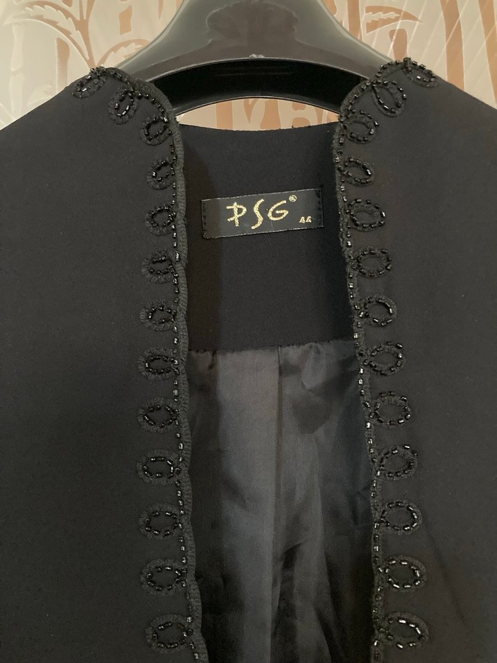 Kadın Siyah Uzun Kaban, Kürklü Detaylı, Gotik - Görsel 3