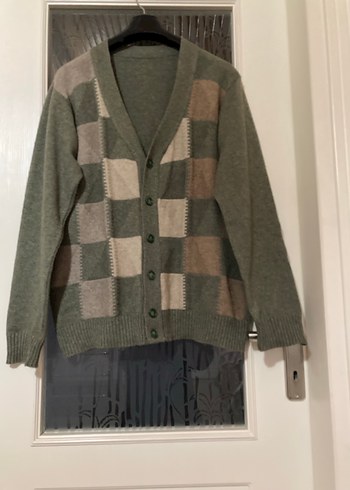 Yeşil renkli önü kare desenli hırka - Görsel 3