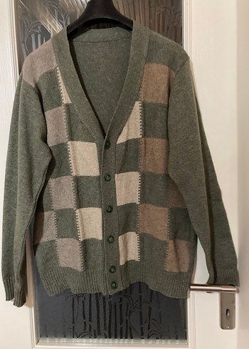 Yeşil renkli önü kare desenli hırka - Görsel 2