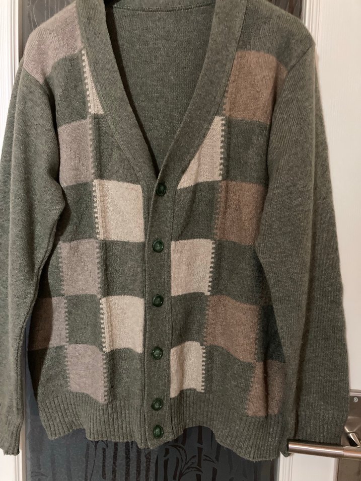 Yeşil renkli önü kare desenli hırka - Görsel 4