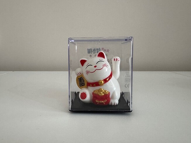 Maneki Neko El sallayan kedi