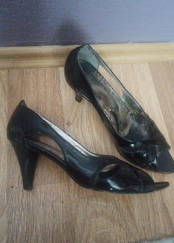 Diğer Siyah Parlak Stiletto Topuklu Kadın Ayakkabı