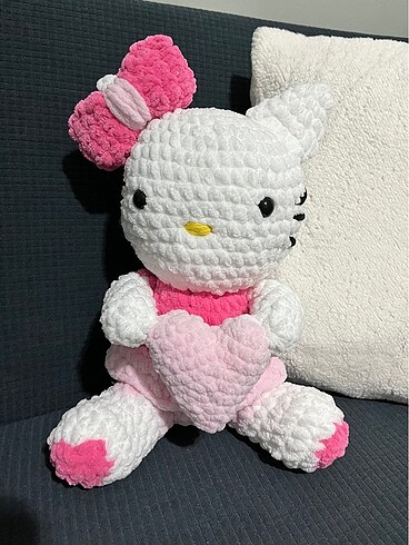 Hello kitty örgü oyuncak