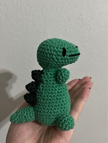 Küçük dino amigurumi