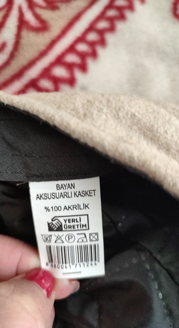 Zincir Detaylı Bej kadın şapka - Görsel 2