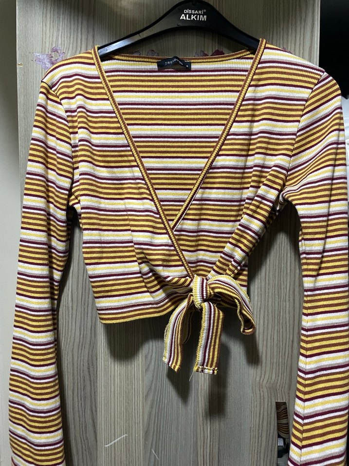 Çizgili Pilili Kısa Kadın Bluz - Görsel 3