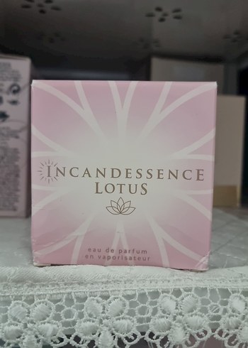 Avon Incandessence Lotus Kadın Parfümü 50 ml