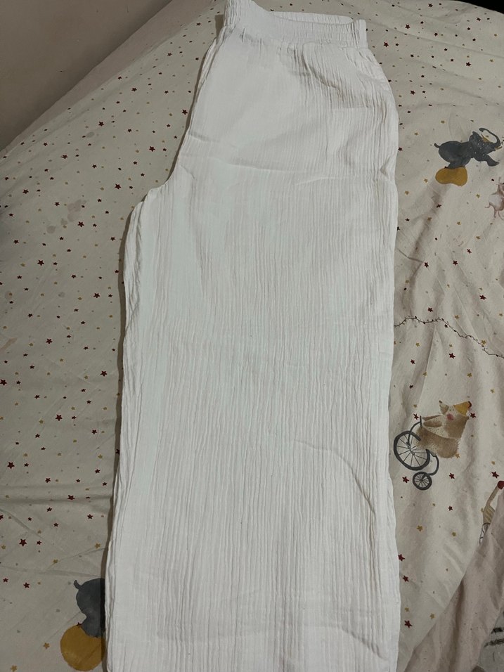 Kadın Beyaz Keten Pilili Bol Pantolon - Görsel 2