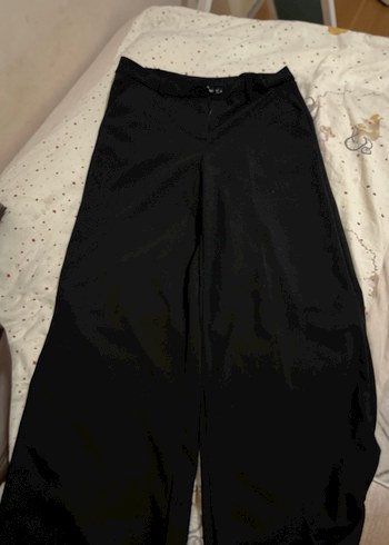 Düğmeli Siyah Midi Kumaş Pantolon - Görsel 2