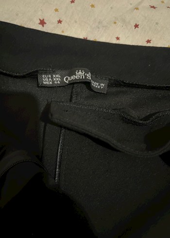 Düğmeli Siyah Midi Kumaş Pantolon - Görsel 4