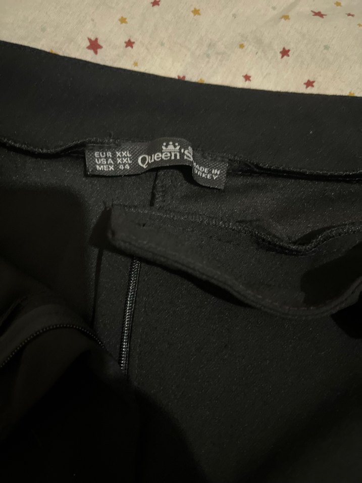 Düğmeli Siyah Midi Kumaş Pantolon - Görsel 4