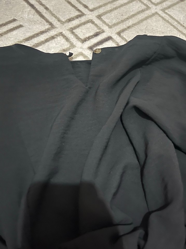 Siyah Uzun Kollu Dökümlü Uzun Elbise - Görsel 3