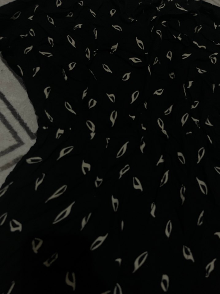 V Yaka Desenli Uzun Siyah Elbise - Görsel 2