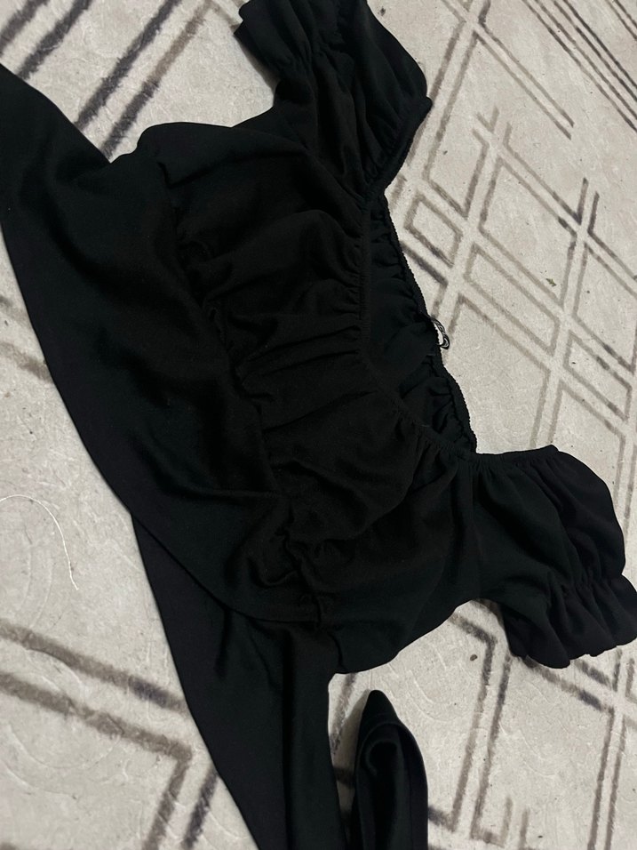 Siyah Fırfırlı Gotik Bluz - Görsel 3
