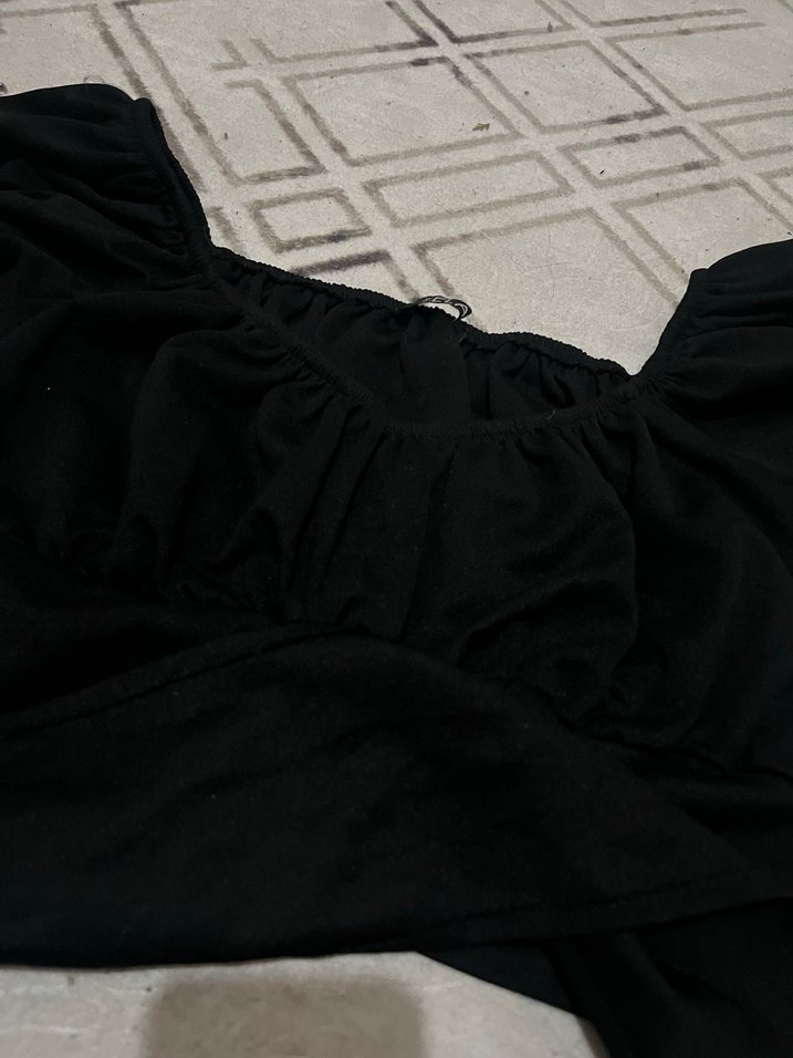 Siyah Fırfırlı Gotik Bluz - Görsel 2