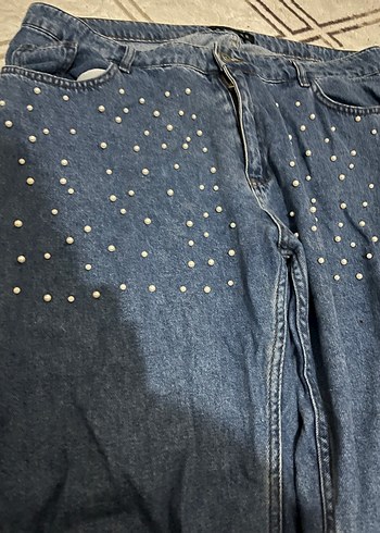 Düğmeli Nakışlı Kadın Mavi Denim Pantolon - Görsel 4