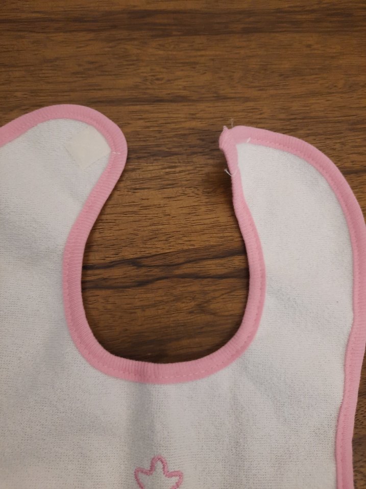 Pembe Baskılı Bebek Önlüğü - Görsel 3