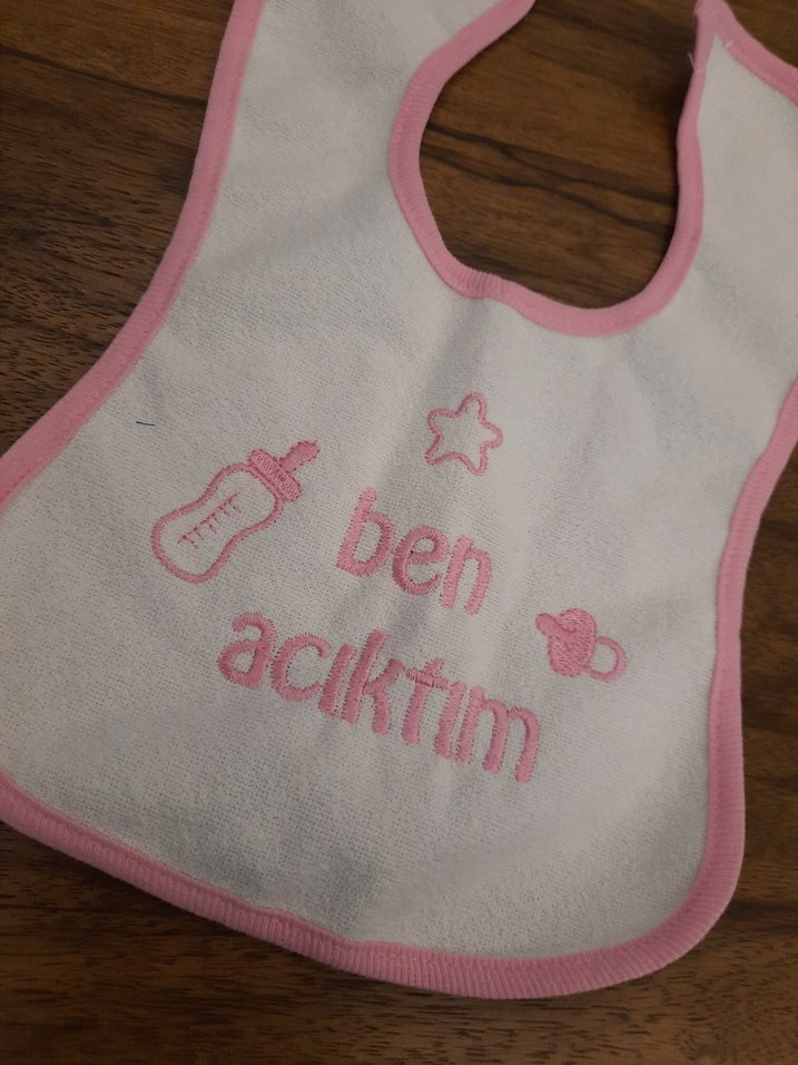 Pembe Baskılı Bebek Önlüğü - Görsel 4