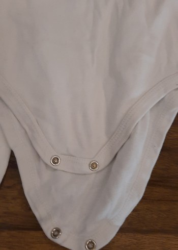 Düğmeli Beyaz Kolsuz Bebek Body (2 si birden) - Görsel 5