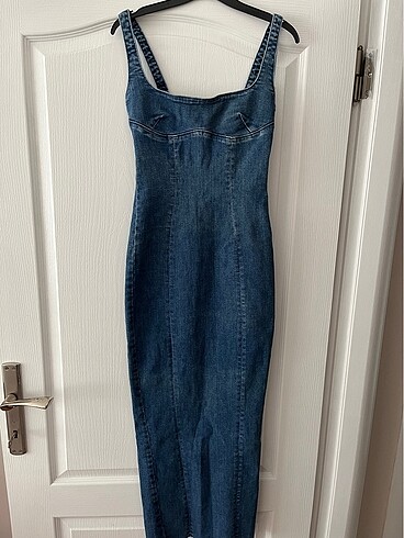 Bershka uzun askılı denim elbise