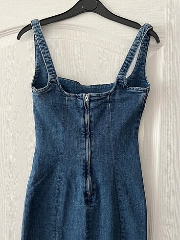 xs Beden Bershka uzun askılı denim elbise