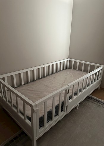 Beden Beyaz Montessori bebek yatağı