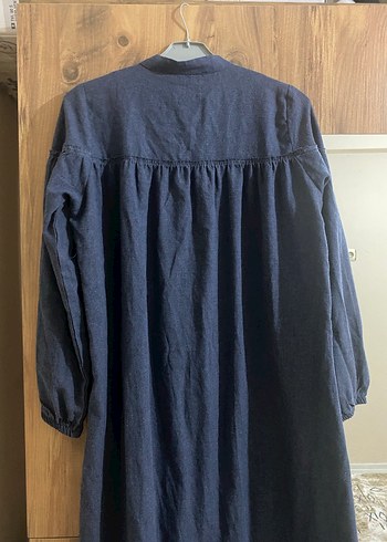 Düğmeli Nakışlı Lacivert Uzun Elbise - Görsel 5