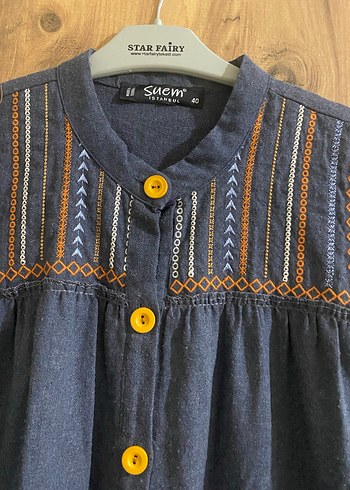 Düğmeli Nakışlı Lacivert Uzun Elbise - Görsel 4