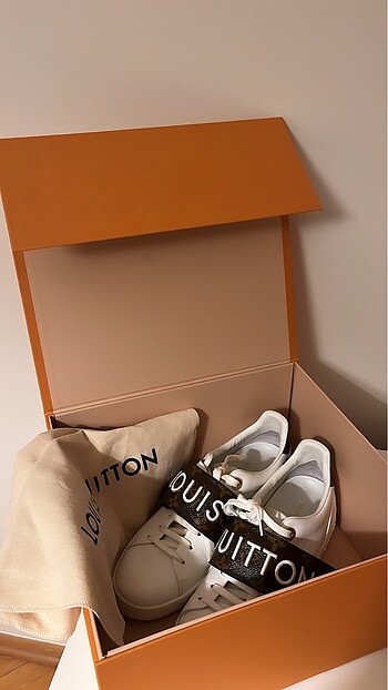 Louis vuitton sneaker