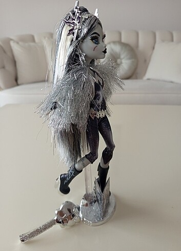 Beden Monster high voltageous frankie