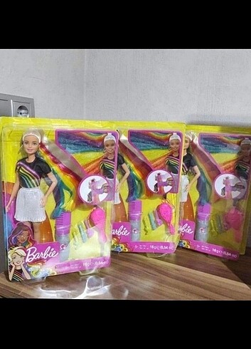 Gökkuşağı renkli saçlar 