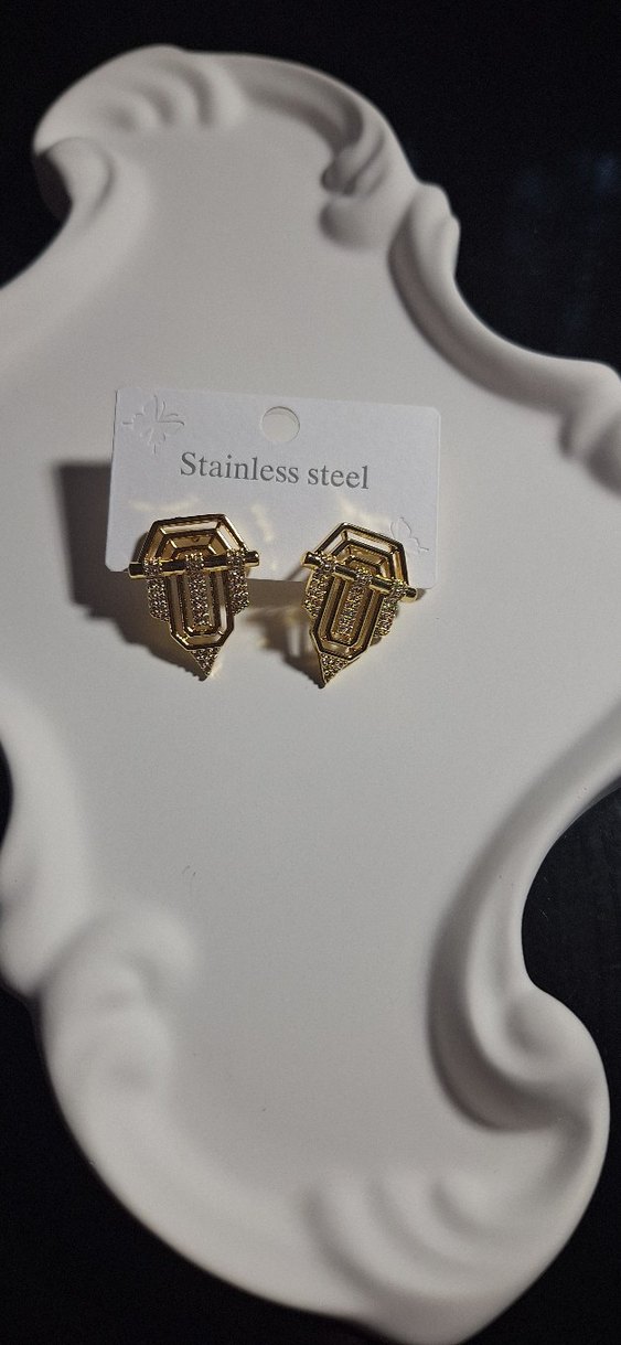 Zarif Mini Altın Küpeler - Görsel 4