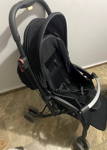 Koyu Siyah Bebek Arabası