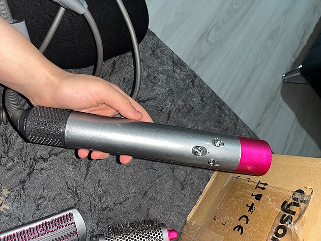 Dyson airwrap