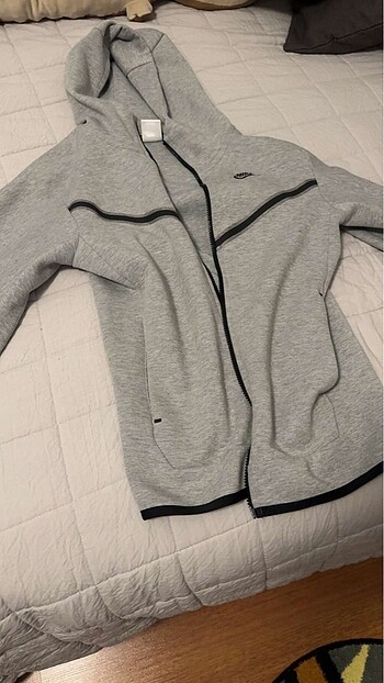 NIKE GRI TECH
