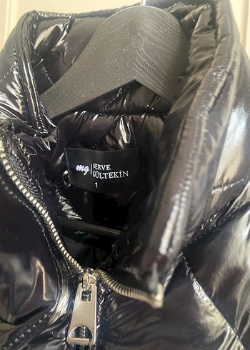 Siyah Parlak Yüksek Yakalı Fermuarlı Kadın Yelek - Görsel 2